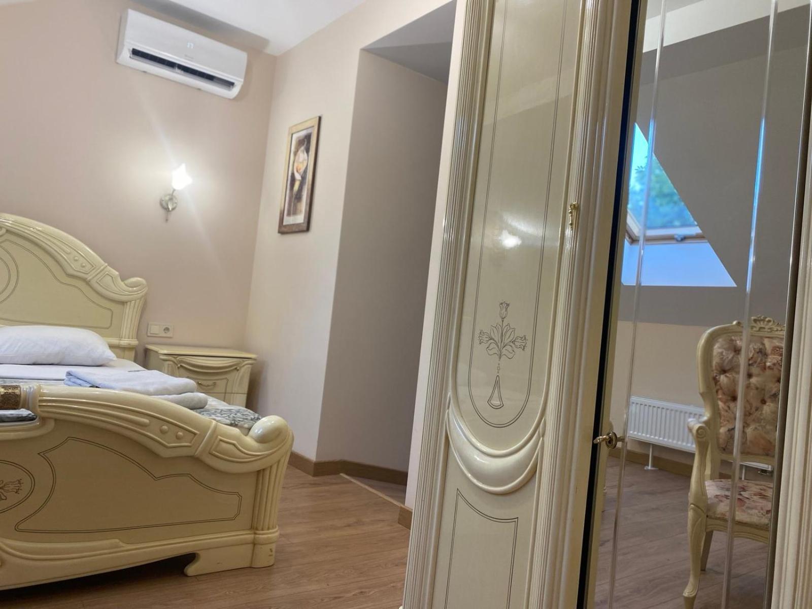 Apart Yaroslava Osmomysla 9 Square - City Center Lviv Exterior photo