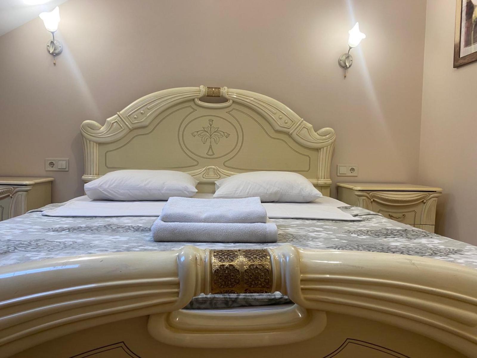 Apart Yaroslava Osmomysla 9 Square - City Center Lviv Exterior photo