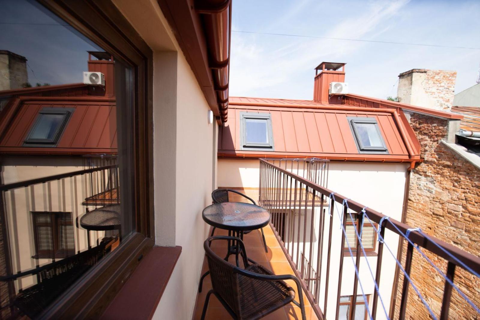 Apart Yaroslava Osmomysla 9 Square - City Center Lviv Exterior photo