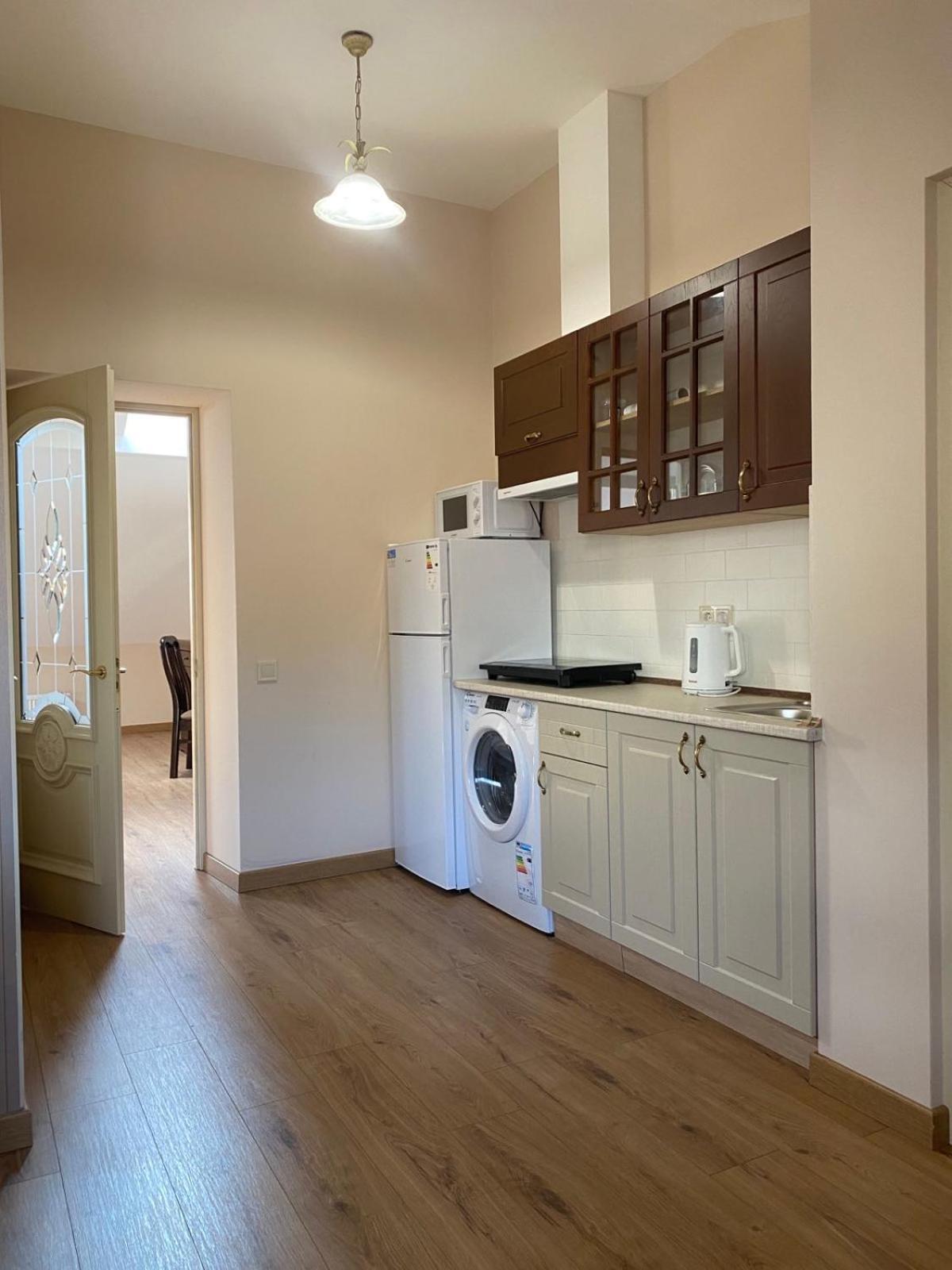Apart Yaroslava Osmomysla 9 Square - City Center Lviv Exterior photo