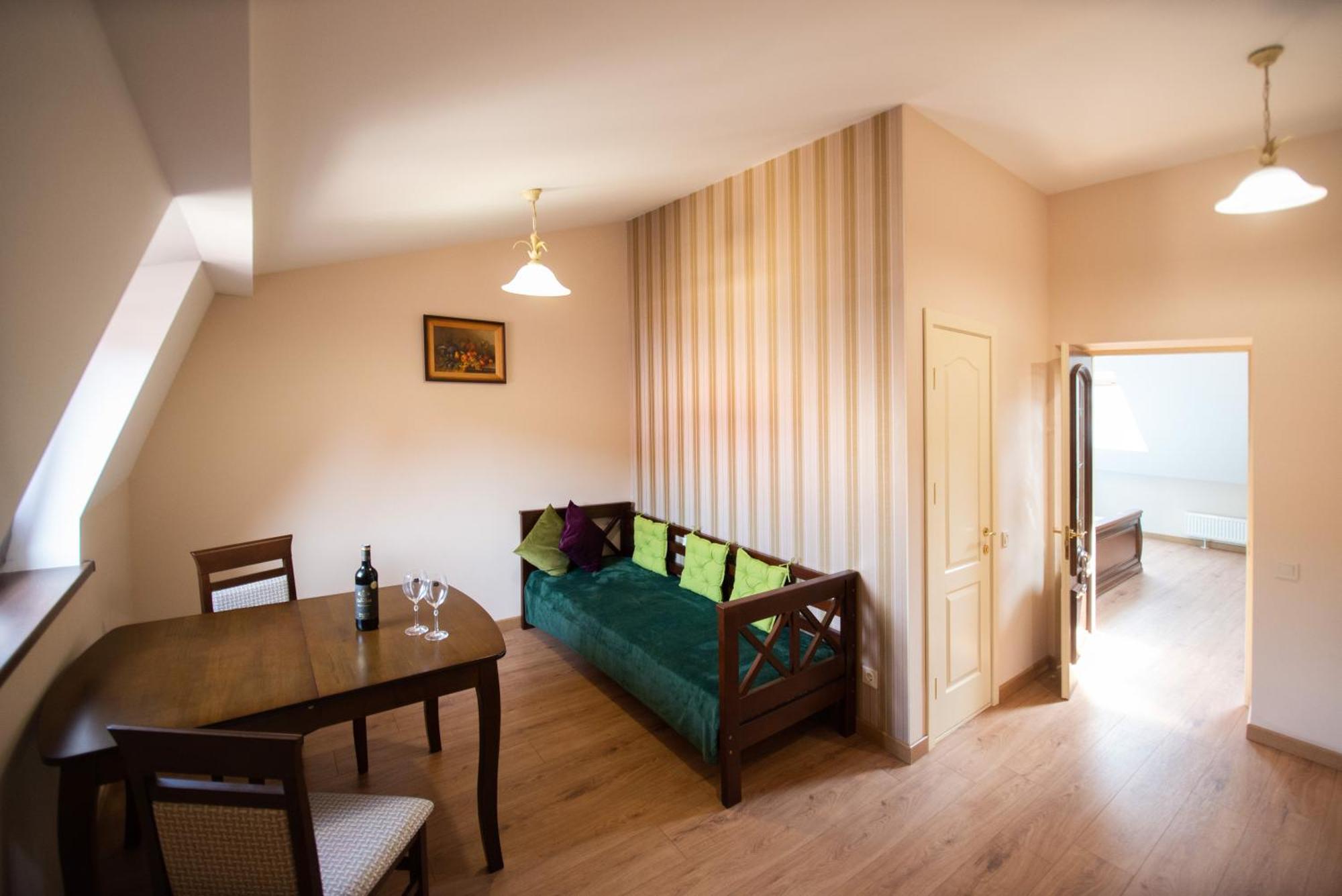 Apart Yaroslava Osmomysla 9 Square - City Center Lviv Exterior photo