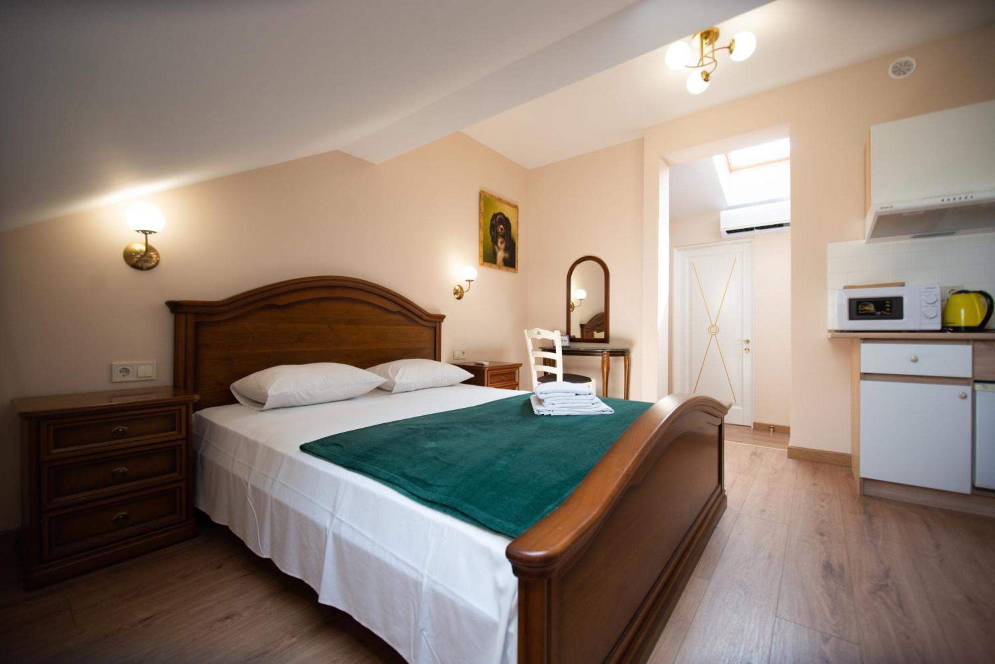 Apart Yaroslava Osmomysla 9 Square - City Center Lviv Exterior photo