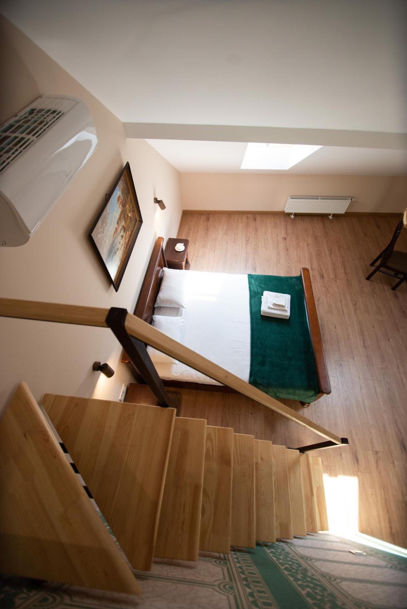 Apart Yaroslava Osmomysla 9 Square - City Center Lviv Exterior photo