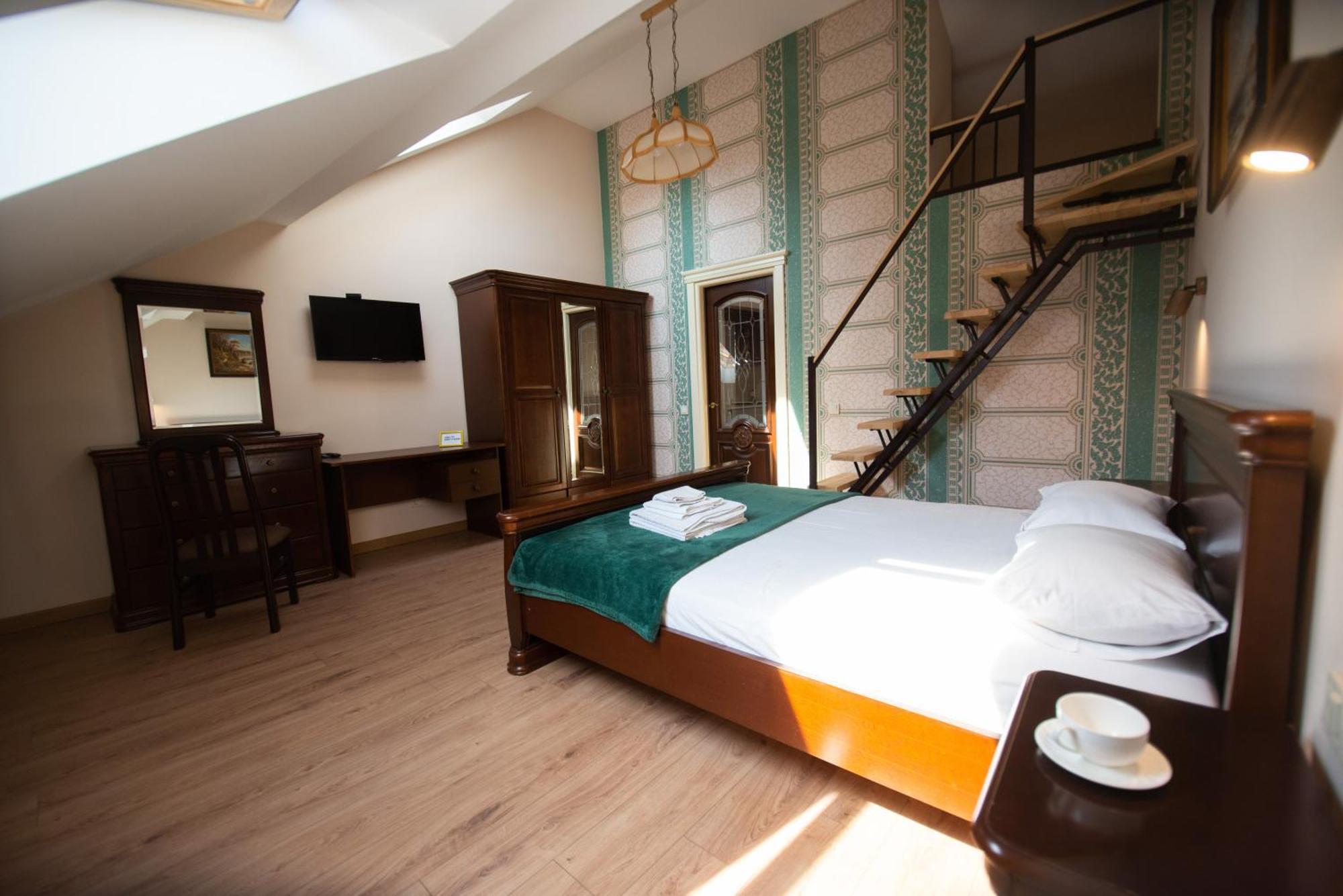 Apart Yaroslava Osmomysla 9 Square - City Center Lviv Exterior photo