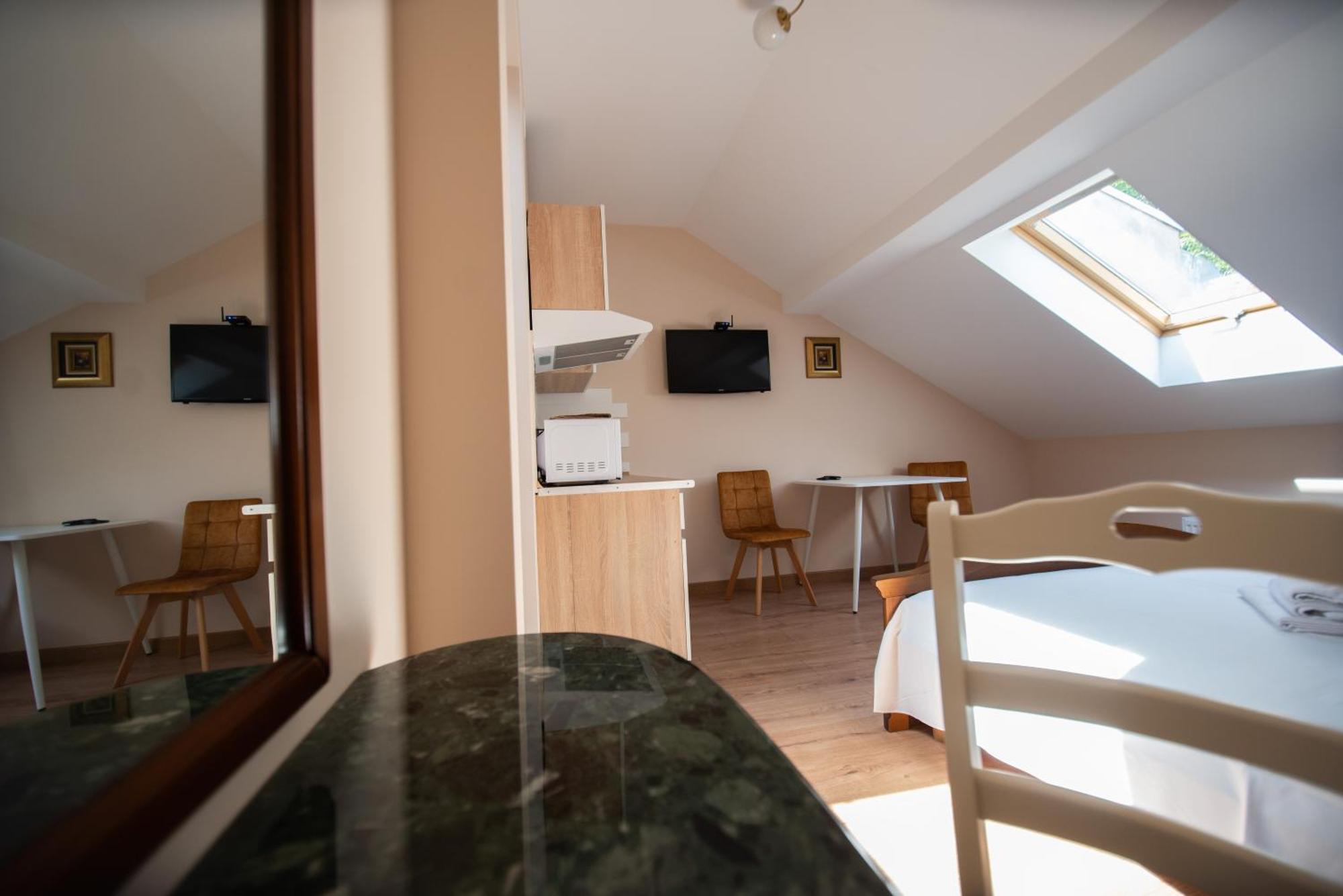 Apart Yaroslava Osmomysla 9 Square - City Center Lviv Room photo