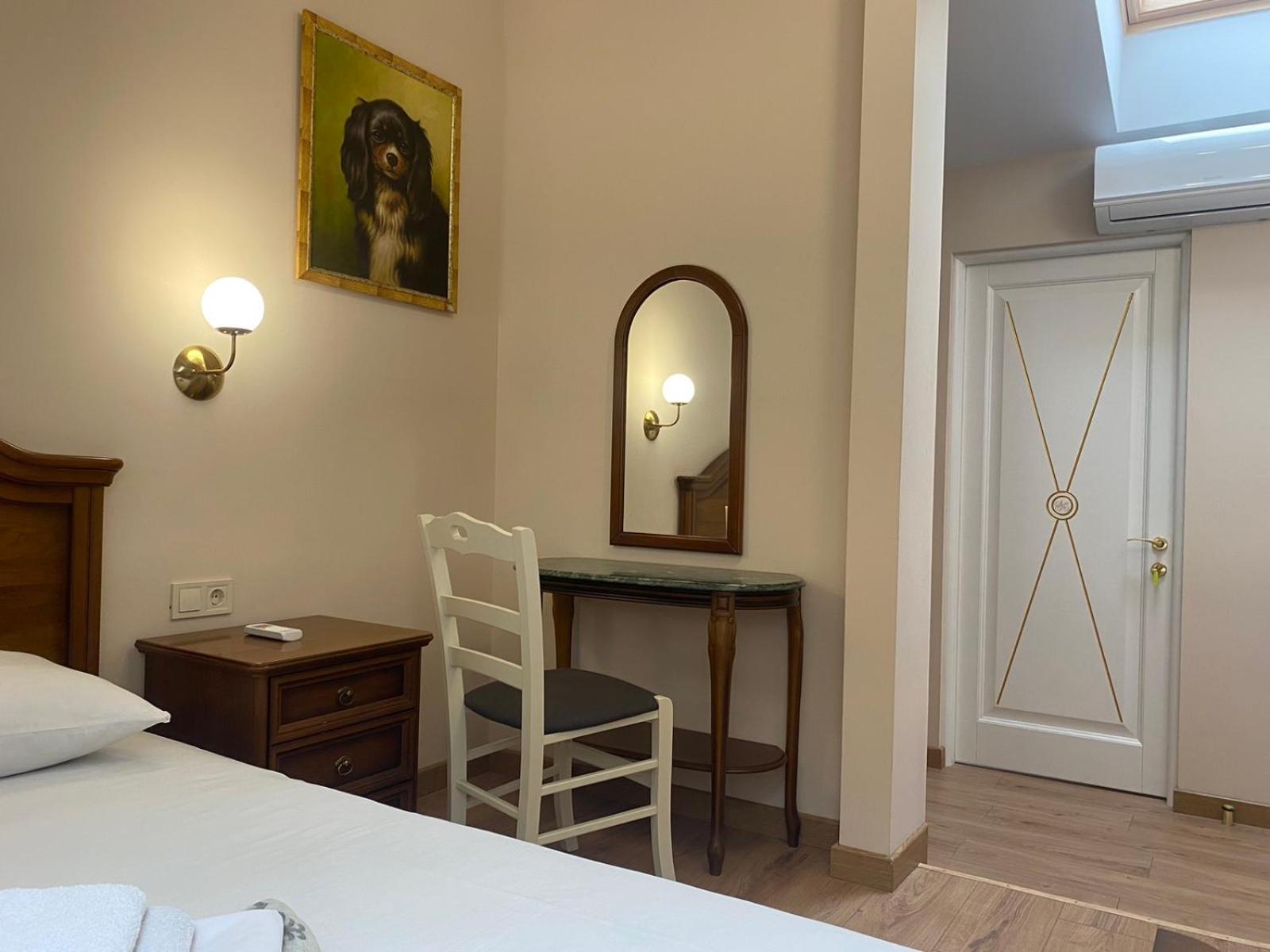 Apart Yaroslava Osmomysla 9 Square - City Center Lviv Room photo